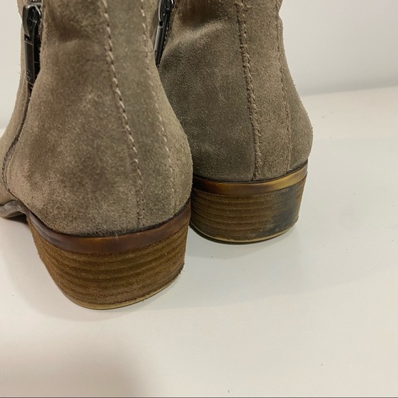 Lucky Brand Bartolino Leather Suede Stacked Heel Ankle Bootie - Picture 11 of 12